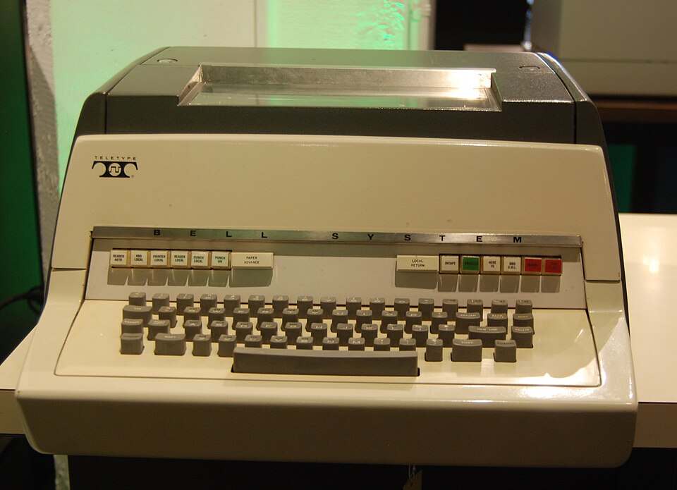 Teletype Model 37. Source MBlairMartin CC BY-SA 4.0